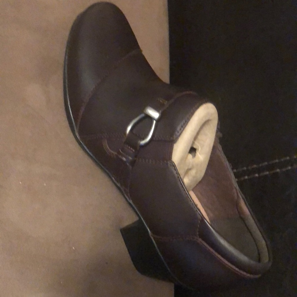 Shoes - Picture 2 of 3